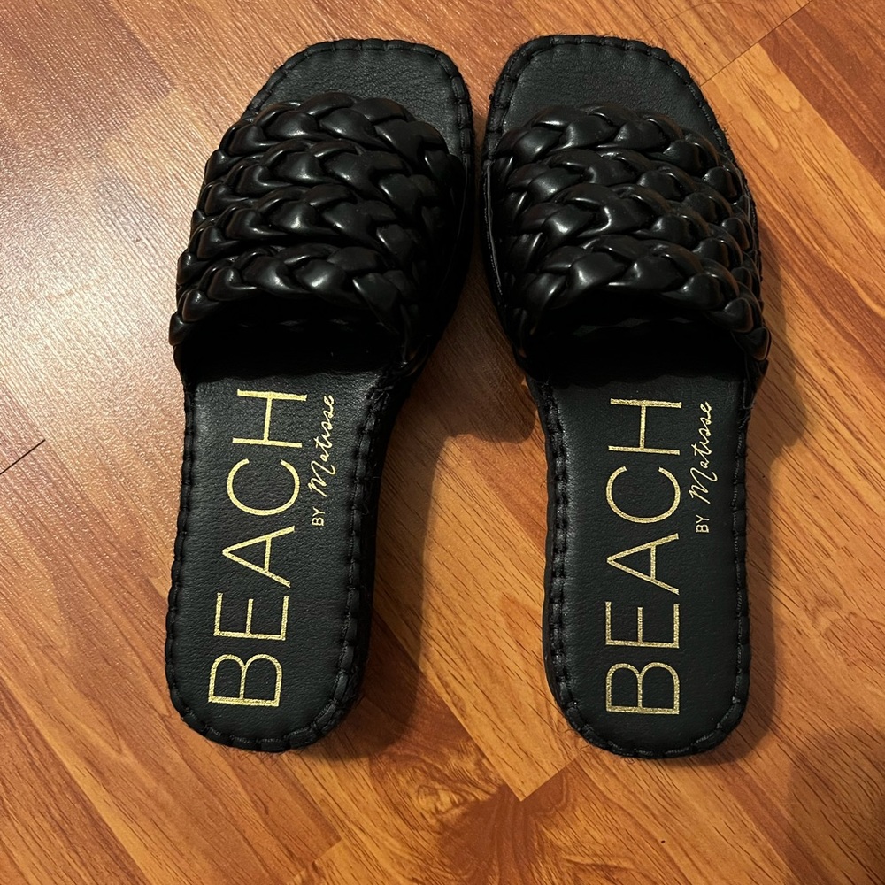 Cute black shoes!